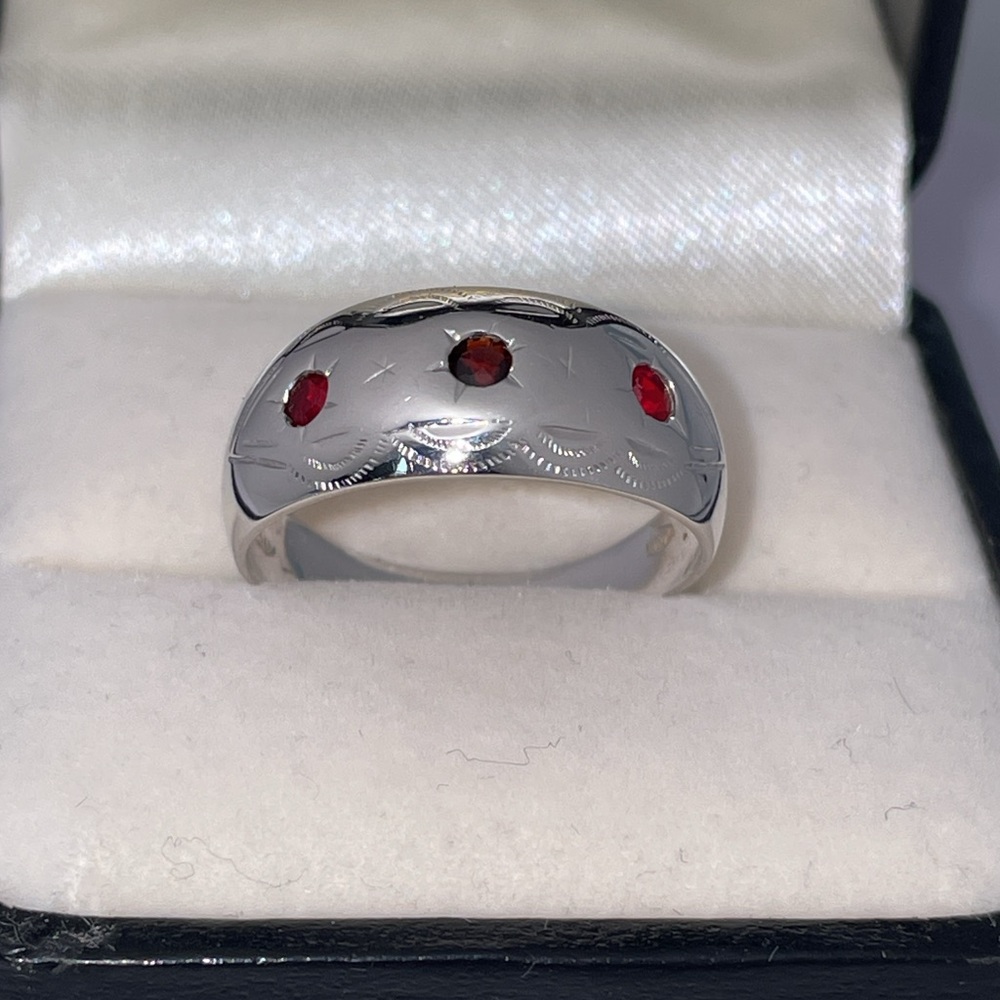 Solid 18K 750 Italy (not 14K) White Gold Red Gemstone Band Ring Vintage Antique - Picture 4 of 17